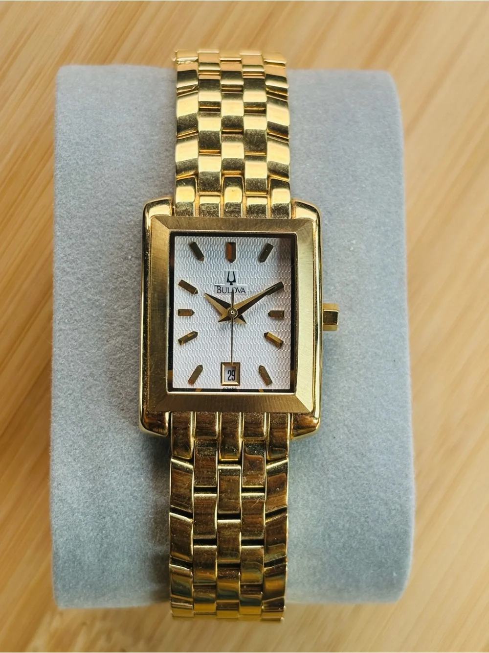 Bulova Gold Tone White Pattern Dial Date Quartz Watch Analog Water Resistant